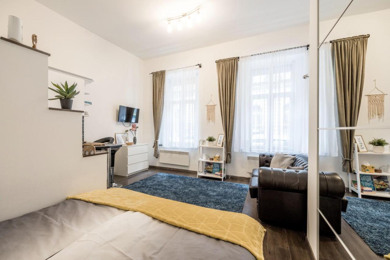 Stylish Downtown Studio Budapest Exteriör bild