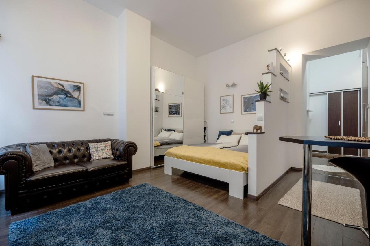Stylish Downtown Studio Budapest Exteriör bild