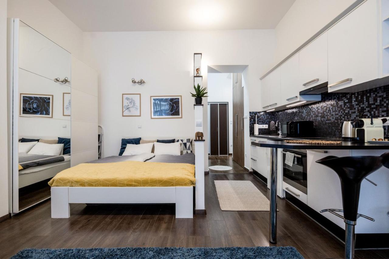 Stylish Downtown Studio Budapest Exteriör bild