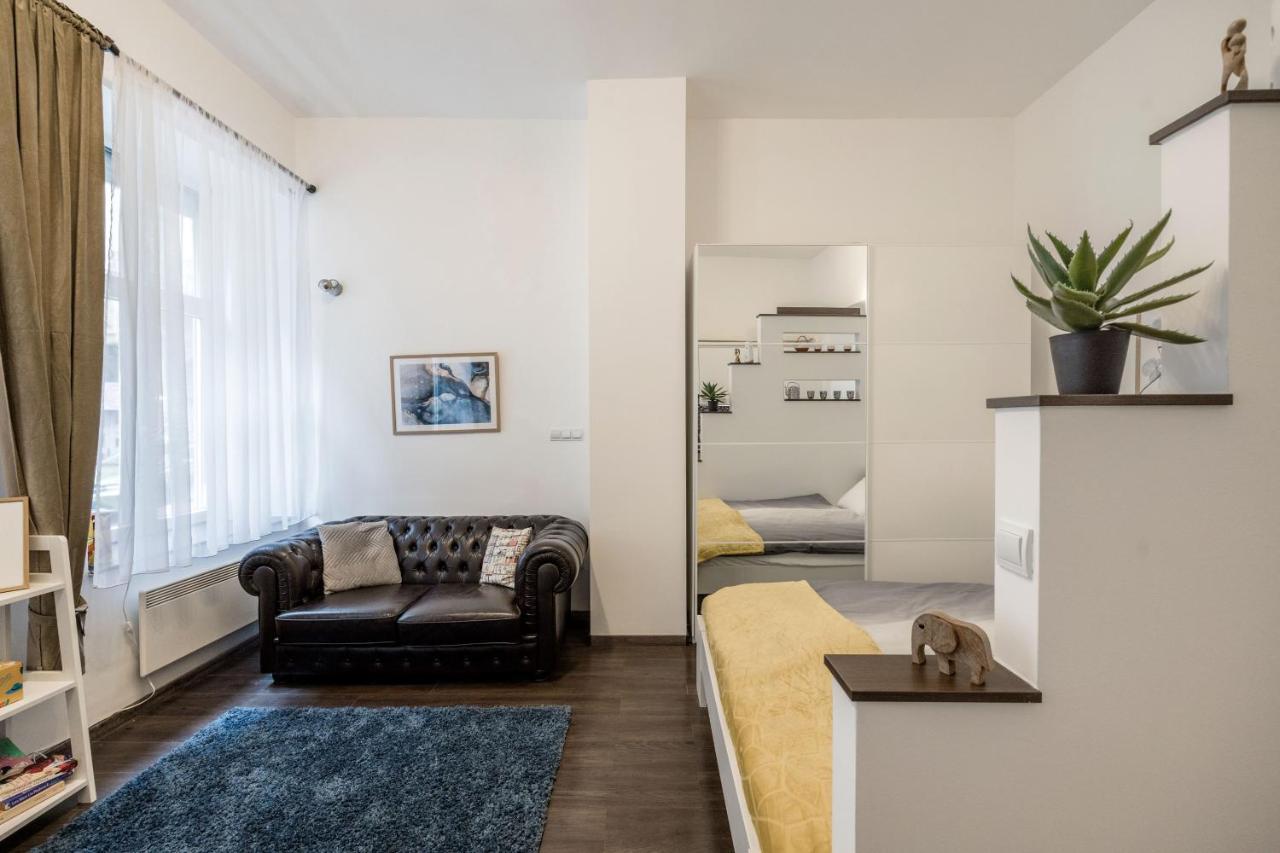 Stylish Downtown Studio Budapest Exteriör bild